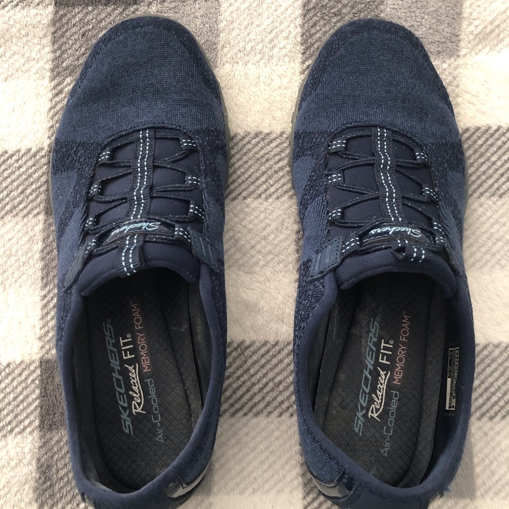 Skechers Navy Shoes Sneakers Size 6.5 Relaxed Fit Air Cooled Memory Foam EUC
